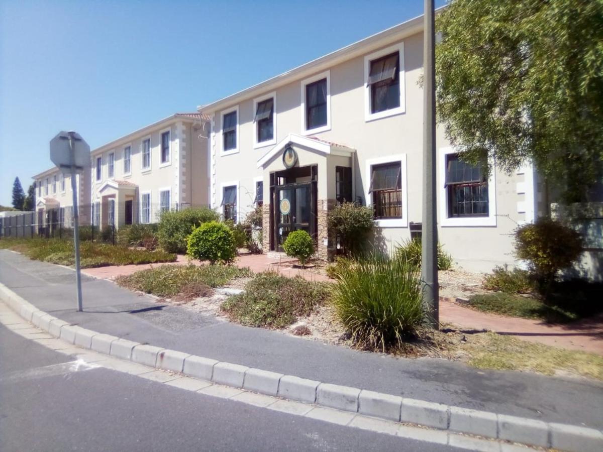 Bread And Barrel Guesthouse Bellville كيب تاون المظهر الخارجي الصورة