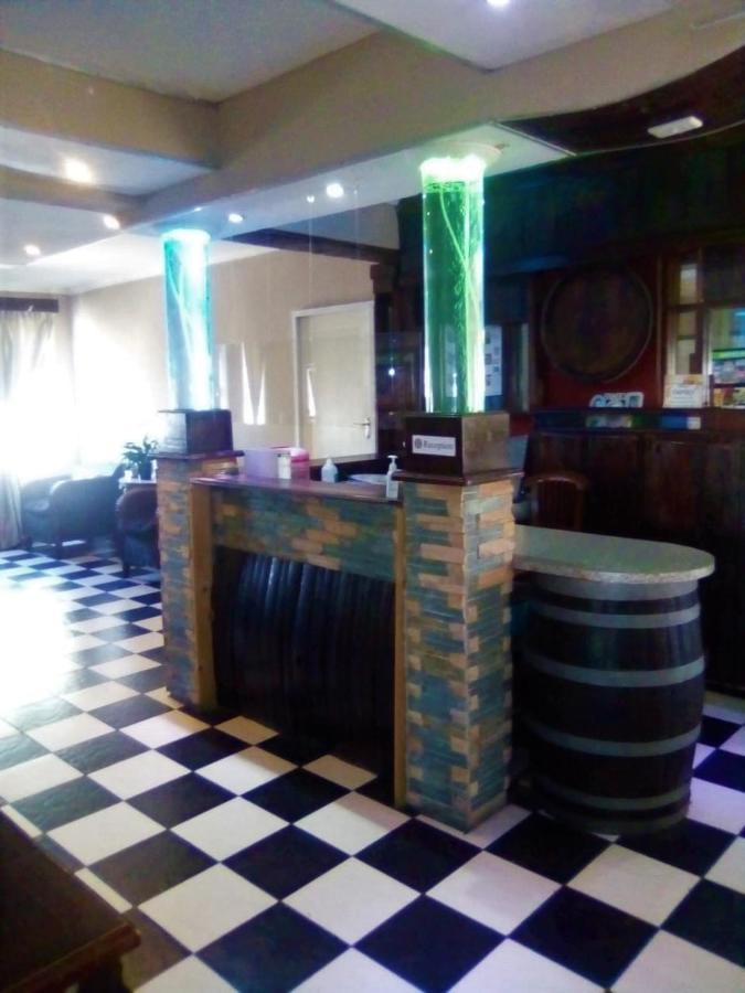 Bread And Barrel Guesthouse Bellville كيب تاون المظهر الخارجي الصورة