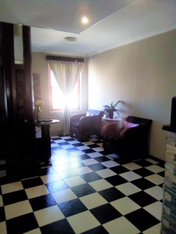 Bread And Barrel Guesthouse Bellville كيب تاون المظهر الخارجي الصورة