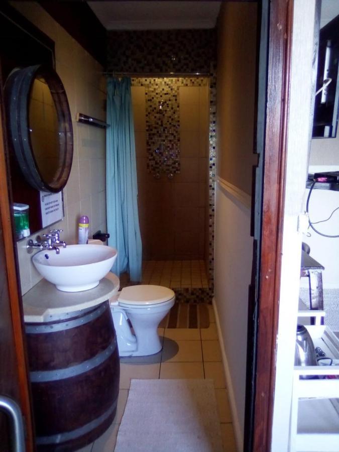 Bread And Barrel Guesthouse Bellville كيب تاون المظهر الخارجي الصورة