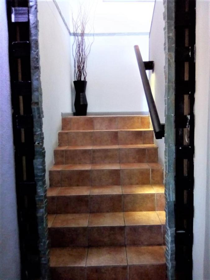 Bread And Barrel Guesthouse Bellville كيب تاون المظهر الخارجي الصورة