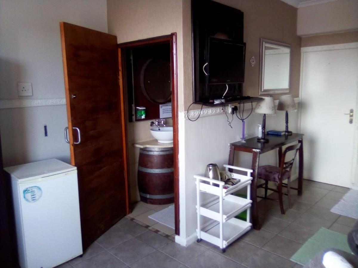 Bread And Barrel Guesthouse Bellville كيب تاون المظهر الخارجي الصورة